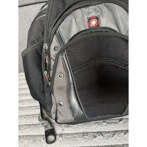 Wenger SWISS GEAR Synergy Pro 16 inch Laptop Backpack Black & Gray Shock Absorb